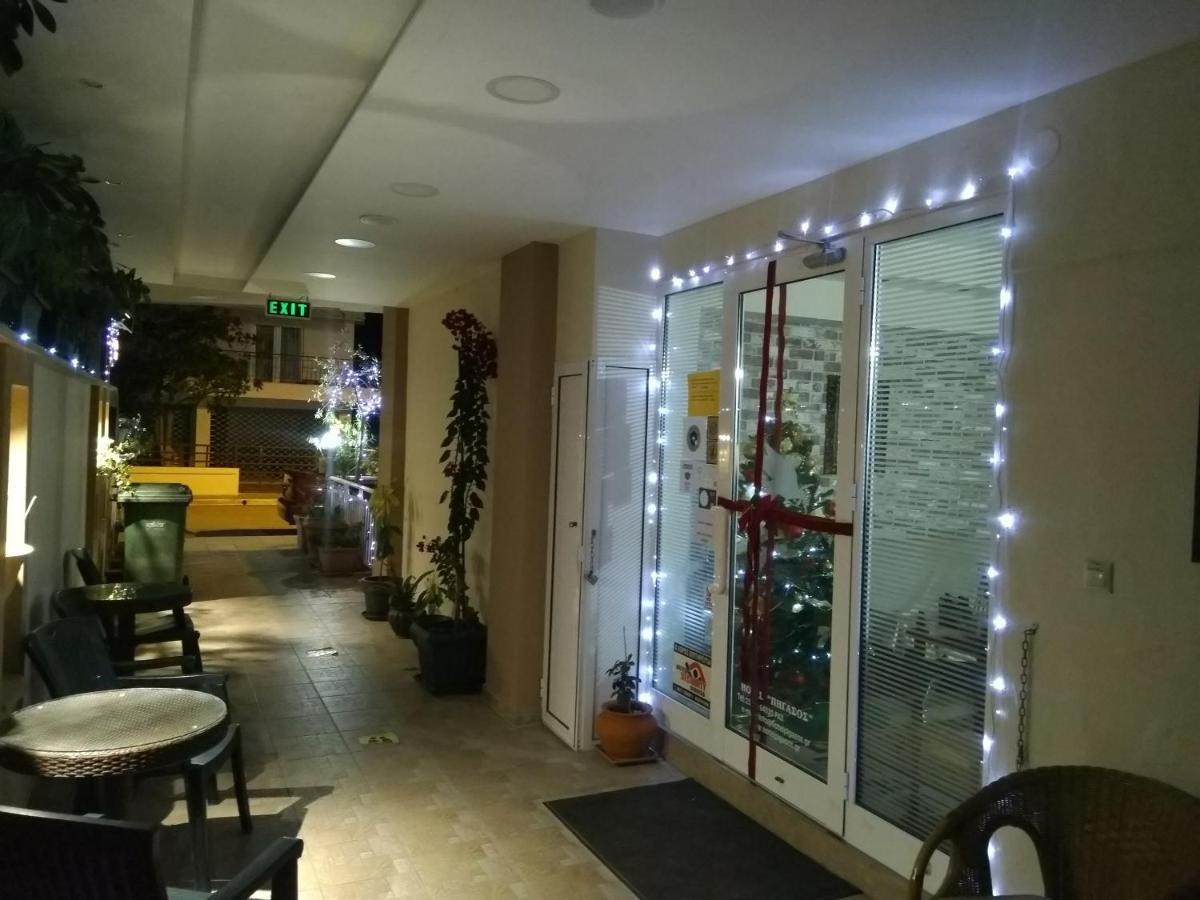 Hotel Villa Pigasos Paralía Exteriör bild