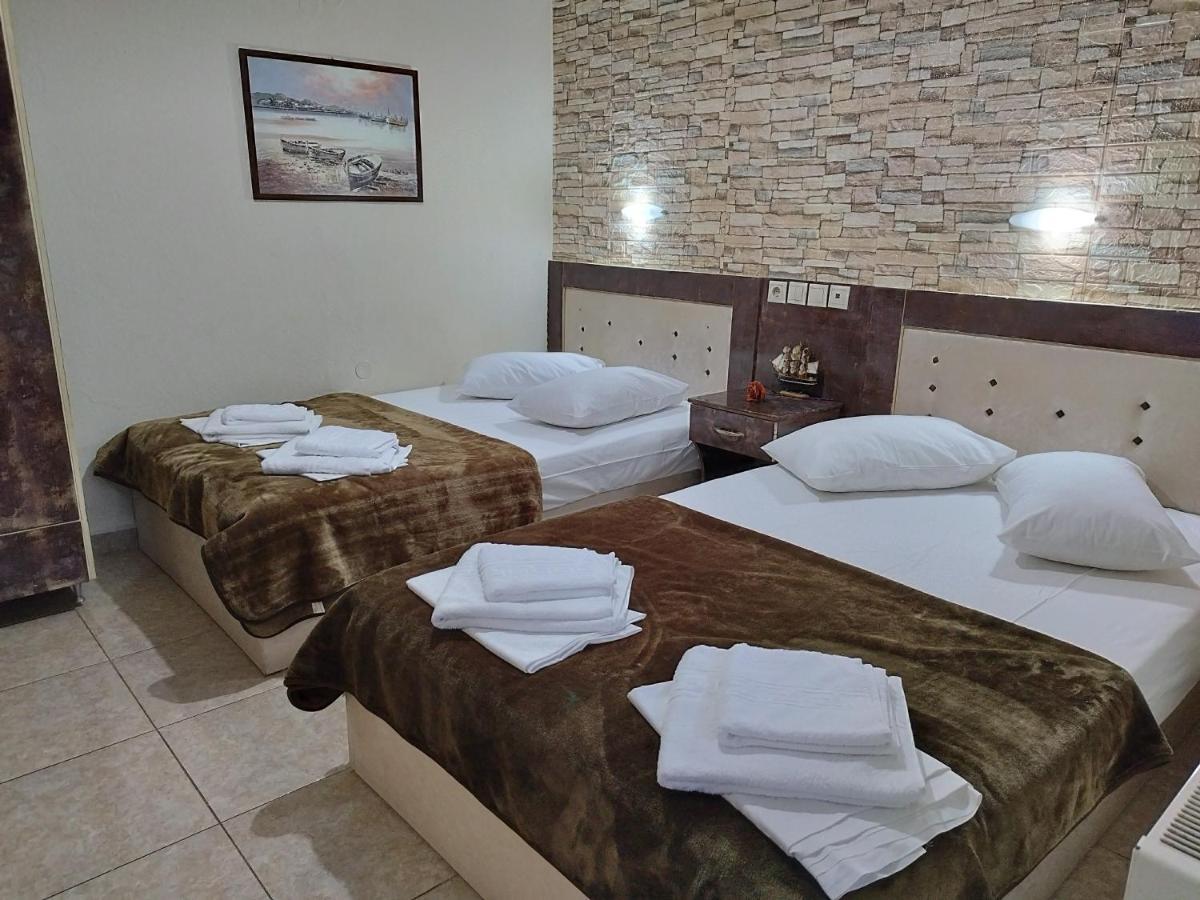 Hotel Villa Pigasos Paralía Exteriör bild