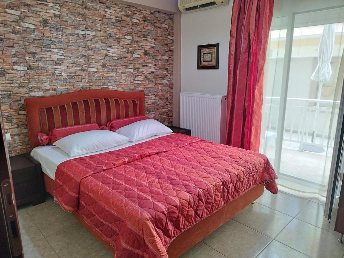 Hotel Villa Pigasos Paralía Exteriör bild