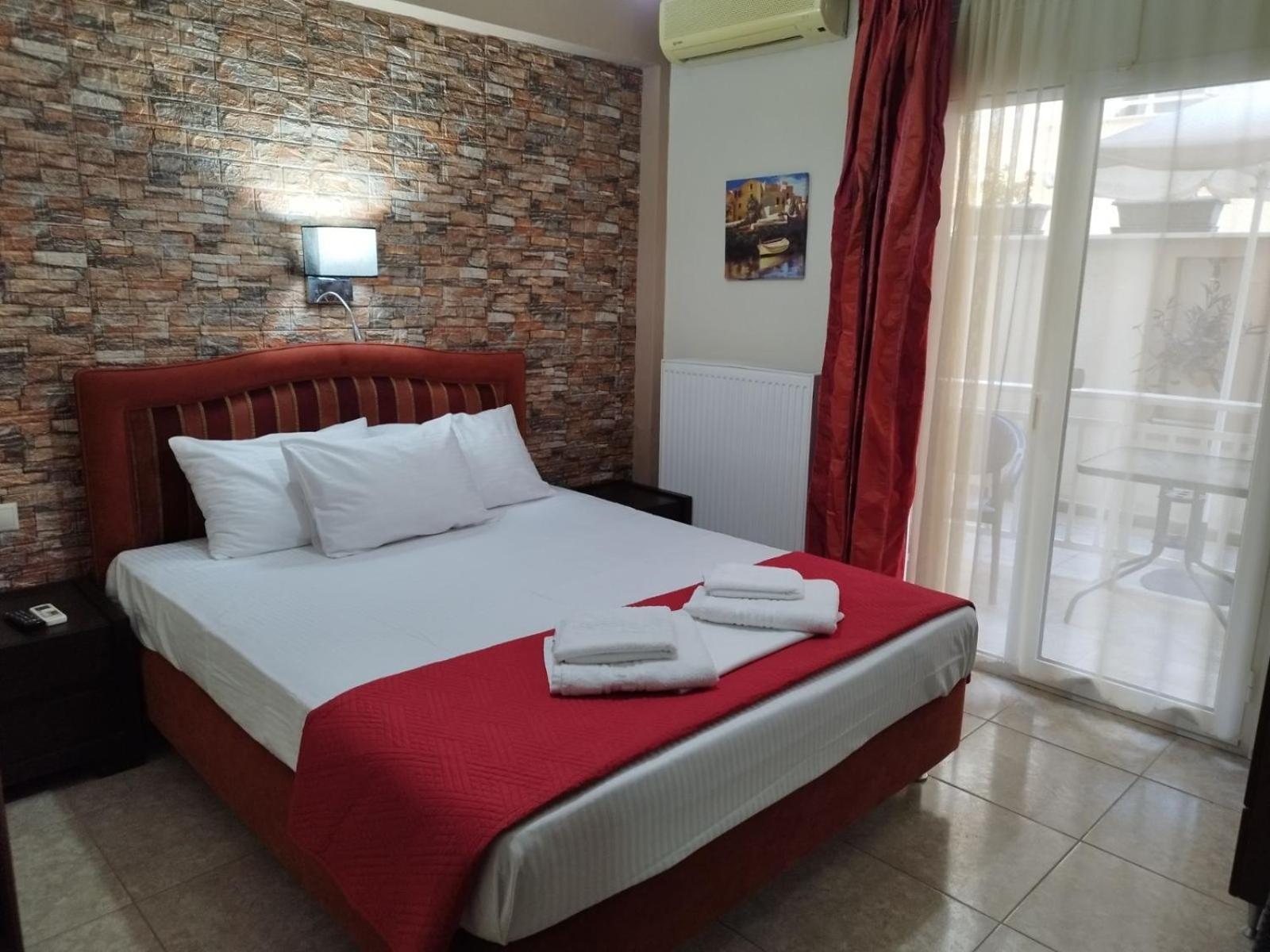 Hotel Villa Pigasos Paralía Exteriör bild